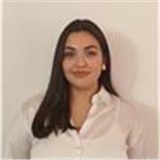 Soy una profesora paciente y alegre, apasionada por enseñar francés a niños, adolescentes y adultos, creando un ambiente motivador