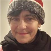 Profesora titulada en el área de inglés y formación pedagógica para niños con problemas de aprendizaje.