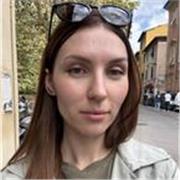Ragazza russa in Italia, appassionata di linguistica, ti insegnerà un russo colto, naturale e contemporaneo, in italiano o inglese