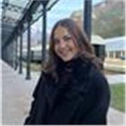 Paciente, responsable y con facilidad para explicar los contenidos de manera sencilla y práctica.