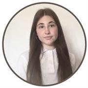 Estudiante disciplinada imparte clases de informática y tecnología para niños – programas, presentaciones y más