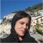 Esperta in metodologie di recupero, con 3 David per l'insegnamento, lmpartisce lezioni di matematica (medie e liceo classico)