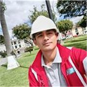 Ingeniero electrónico que brinda sus conocimientos a niños y jóvenes que quieren aprender de forma práctica y sencilla el curso