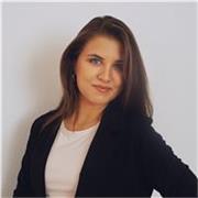 Ciao! Mi chiamo Andreea e sarei ben felice di affiancarti nel recupero delle tue materie!