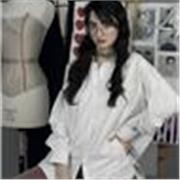 Profesora de Diseño de Moda polivalente: clases de confección, patronaje, dibujo, fotografía, conocimiento de tejidos e historia