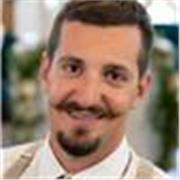 Laureato in Geografia e con Master post-universitario offre lezioni a studenti di scuole superiori, medie ed elementari