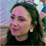 Étudiante sérieuse et pédagogue, a obtenu 17/20 au Baccalauréat général de français  