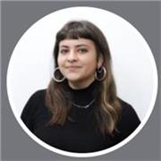 Graduada en Sociología imparte clases en materia de ciencias sociales y económicas. (Geografía, Historia, economía...)
