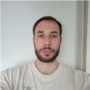 Laureato in lingue , impartisco lezioni di inglese e aiuto compiti per ragazzi delle elementari e medie.