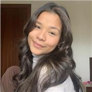 Proactiva y dinámica. Las clases son impartidas de acuerdo al nivel del estudiante