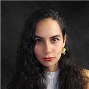 Especialista en Fitness Femenino y Ciclo Menstrual Con una certificación de la Universidad de Tarragona, me dedico a crear entrena