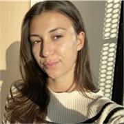 Soy una instructora de Pilates, apta para dar clases a todas las edades y niveles. 