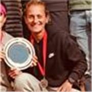 Entrenadora y jugadora de tenis . Jugadora actualmente en ITF SENIOR +35 .
Capacitada para dar clases de tenis tanto a iniciación , perfeccionamiento y competición . 
Objetivo diversión y aprendizaje de tan bonito deporte