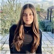 Profesora de Administracion de empresas destinado a jovenes y adultos