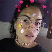 profesora de ingles que da a niños, adolescentes y adultos