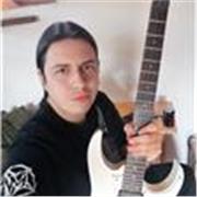 Ingeniero en Sonido con más de 20 años de experiencia en guitarra acústica y eléctrica, clases orientadas a niños, adolescentes