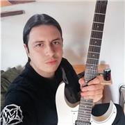 Ingeniero en Sonido con más de 20 años de experiencia en guitarra acústica y eléctrica, clases orientadas a niños, adolescentes