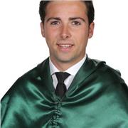 Soy profesor de educación primaria, por lo cual puedo dar clases de cualquier materia troncal y de educación física