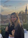 Insegnante d’inglese, diplomata al liceo linguistico e laureanda in giurisprudenza