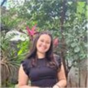 Professora polivalente com experiência em aulas de inglês e ciências. Já ministrou aulas de português, matemática, ciências, história e geografia