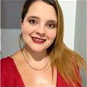 Profesora titulada en Psicología infantil y juvenil con énfasis en educación especial. 