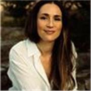 Docente di canto, cantante lirica professionista impartisce lezioni per tutte le età