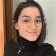 Profesora de inglés imparte clases de apoyo