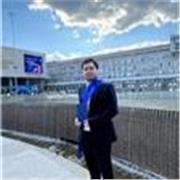 Profesor de Ciencias Políticas, filosofía, ruso e inglés 