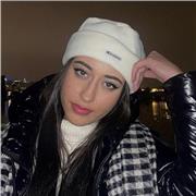 Studente appena dipolomata,impartisce lezioni per studenti dell’ elementari e medie