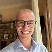 Sono un fisico ed amo divulgare la scienza, con e senza matematica. Se vuoi impararla o approfondirla, faccio al caso tuo!