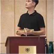 Titulado en bioquímica, con sólidos conocimientos en biología y química