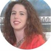 Soy maestra y me gusta enseñar a mis alumnos mediante una metodología dinámica, lúdica y divertida. He trabajado en varios colegios como maestra de diferentes edades y maestra en un colegio en Irlanda