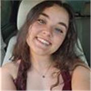 Profesora cercana y motivadora, especializada en Primaria y apoyo general.
