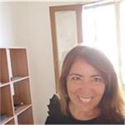 Si forniscono supporto scolastico, nello specifico lezioni di lingua grammatica e letteratura italiana.