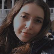 Ciao! Mi chiamo Martina, sono una studentessa laureanda in Lingue presso l’Università di Padova e sono appassionata della lingua e della cultura francese.
Le mie lezioni sono personalizzate in base alle esigenze di ogni studente in base al livello