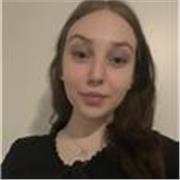 Adolescente con buen nivel para niños de entre 5-15 años.