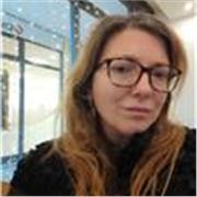 Professoressa di lettere con esperienza in scuole pubbliche e private (lingua e letteratura italiana, storia, geografia, latino)