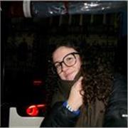 Soy una chica alegre, adaptable y cercana con ganas no solo de enseñar, sinó de aprender, con experiencia con niños entre 6-15