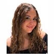 Soy una estudiante de educación infantil a quien le apasiona el inglés.