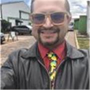 Jefe de Marketing Digital con 12 Años de experiencia en el campo con conocimientos en marketing y diseño publicitario