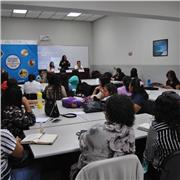 Soy tallerista de artes plásticas y mi enfoque es llegar a diferentes personas de cualquier edad que encuentren en el arte una manera de aprendizaje y relajación para nutrir sus experiencias y aprendizaje