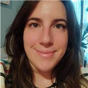 Profesora de inglés imparte clases a niños/as hasta la ESO