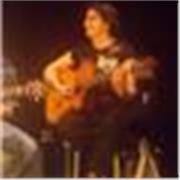 Offro lezioni di inglese a bambini delle elementari e delle medie, andando incontro ale loro esigenze. Sono native speaker della lingua inglese