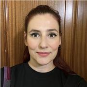 Clases de pole dance nivel iniciación. Aprenderemos tanto figuras como combos, rutinas de calentamiento y acondicionamiento físico