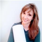 Insegnante certificata impartisce lezioni individuali e di gruppo di Hatha e Vinyasa Yoga