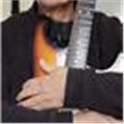 Guitarrista, docente y profesional da clases de guitarra