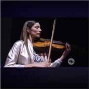 Profesora de música con énfasis en violin, piano y canto para iniciación