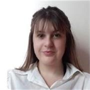 Profesora adaptada tanto a clases universitarias como bachillerato.