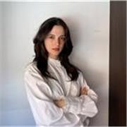 Offro lezioni private a bambine/i e ragazze/i in materie umanistiche nonché in inglese e spagnolo. 