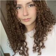 Studentessa di terza liceo artistico, buona capacità matematiche e in tutte le materie in generale